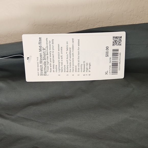 NWT Stretch Woven mid rise Bermuda Short 9" size xl - Picture 2 of 4